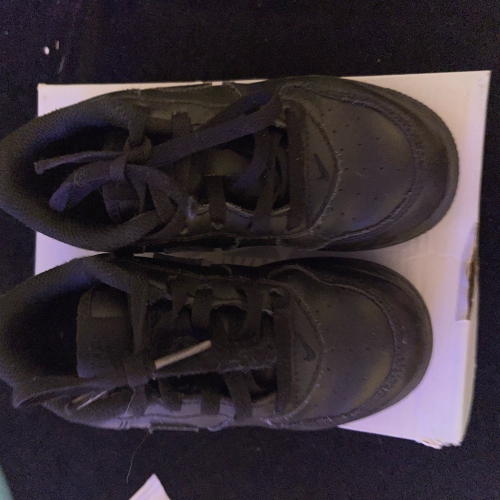 Used - yet still in good condition- Black Air Force 1’s